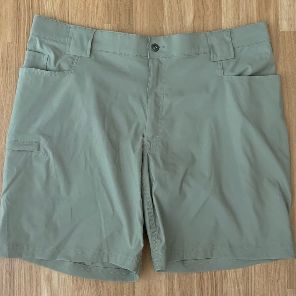 Duluth Trading Co Men's Cargo Shorts - Tan